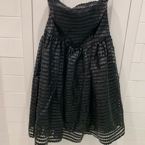 Pretty strapless dress size M